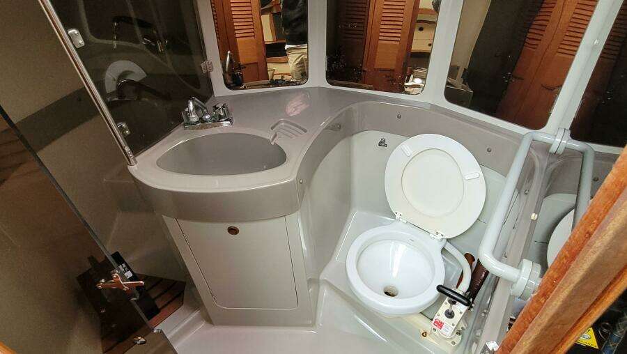 Head w/ Separate Shower Stall