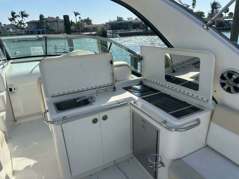 2013 Sea Ray 370 Venture