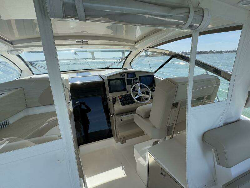 2015 Pursuit 365i Sport Coupe