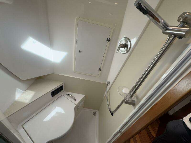 2015 Pursuit 365i Sport Coupe