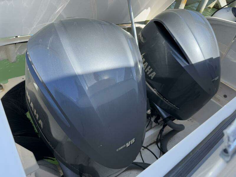 2015 Pursuit 365i Sport Coupe