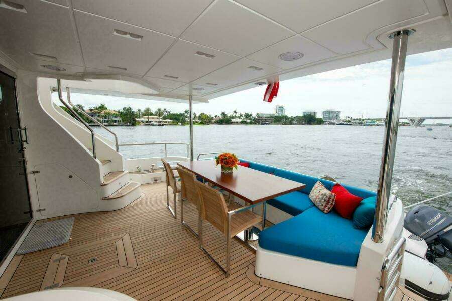 2017 Azimut Flybridge