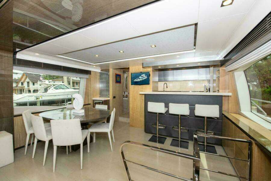 2017 Azimut Flybridge