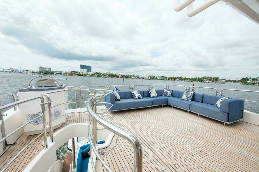 2017 Azimut Flybridge