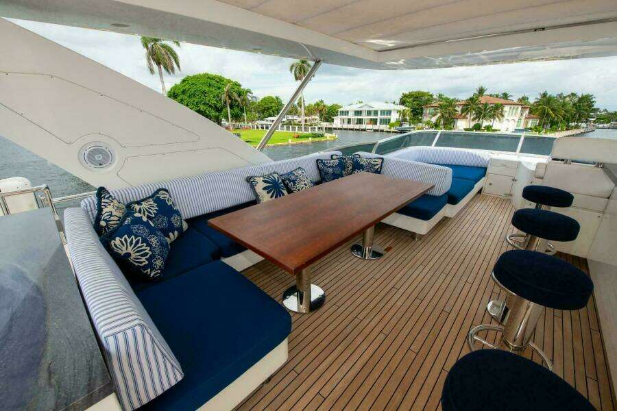 2017 Azimut Flybridge