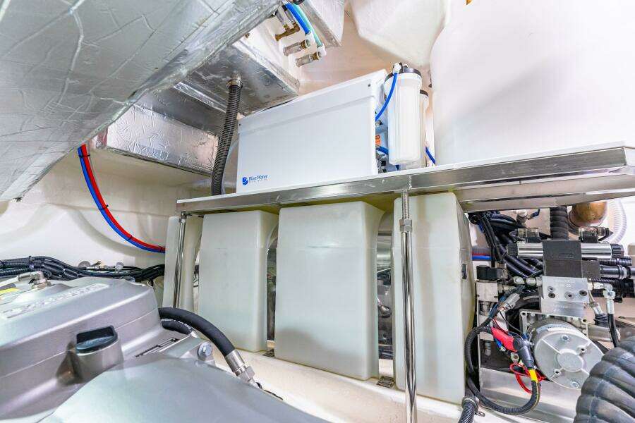 2022 Riviera 6000 Sport Yacht Platinum Edition