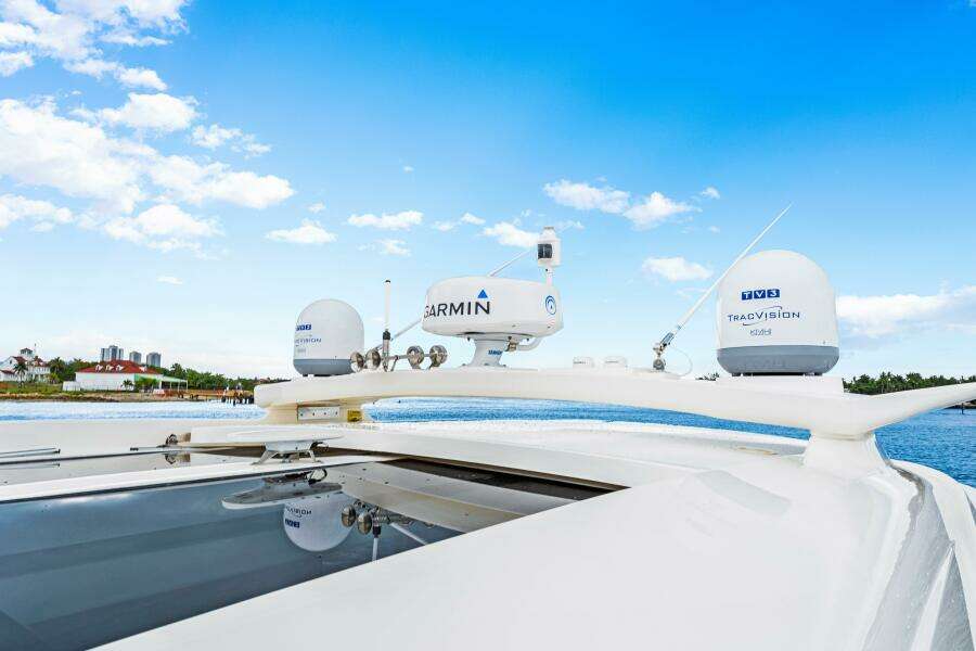 2022 Riviera 6000 Sport Yacht Platinum Edition