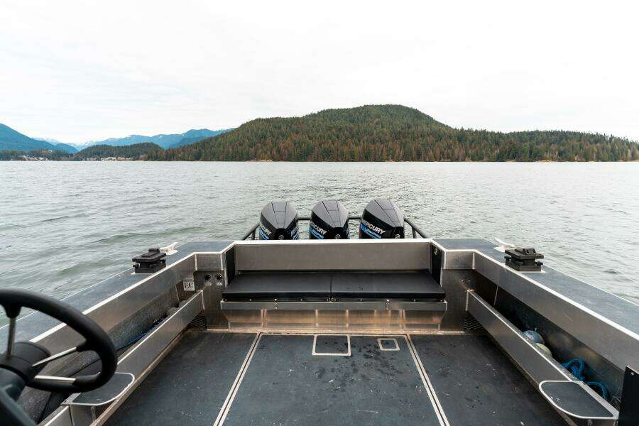 2023 Liquid Metal Maquinna Crew