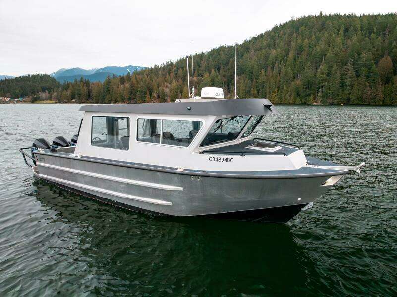 2023 Liquid Metal Maquinna Crew