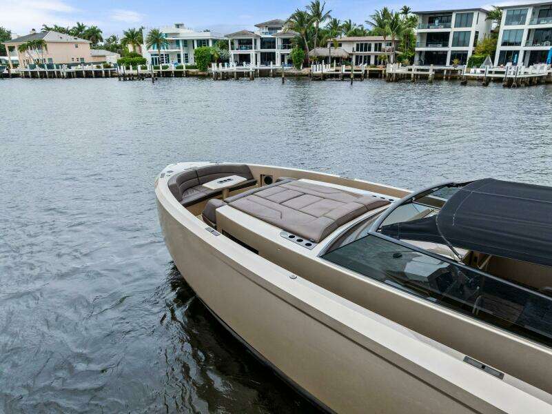 2022 Vanquish Yachts VQ45