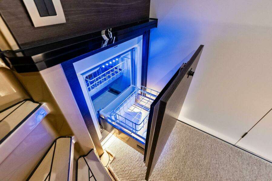 2022 Vanquish Yachts VQ45