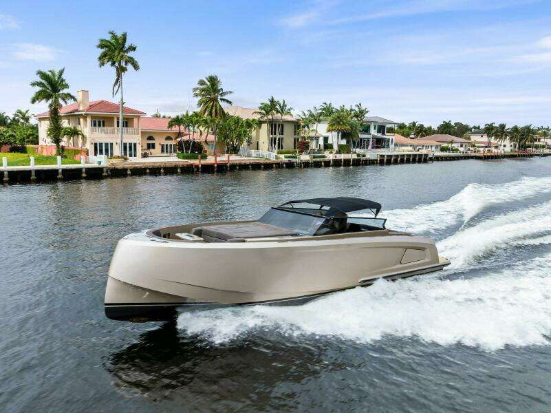 2022 Vanquish Yachts VQ45