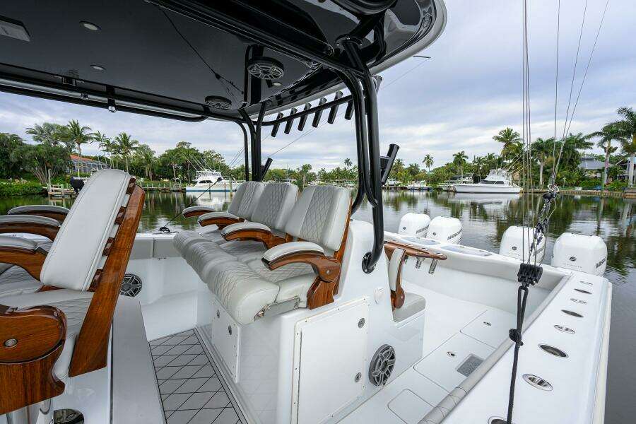 Freeman 42 LR Nitsa - Profile