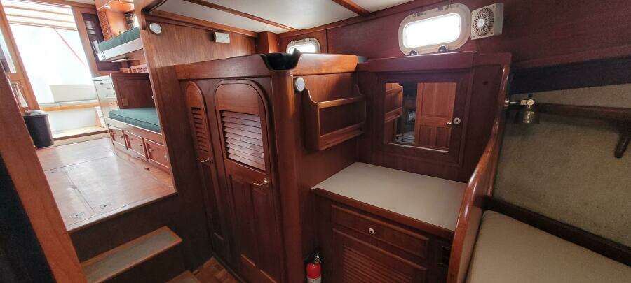 1985 Duffy Flybridge Cruiser