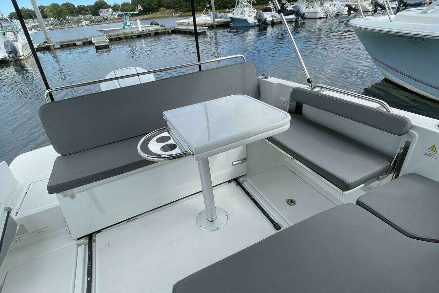 2023 Beneteau Antares 8