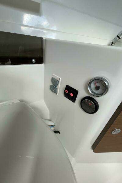 2023 Beneteau Antares 8