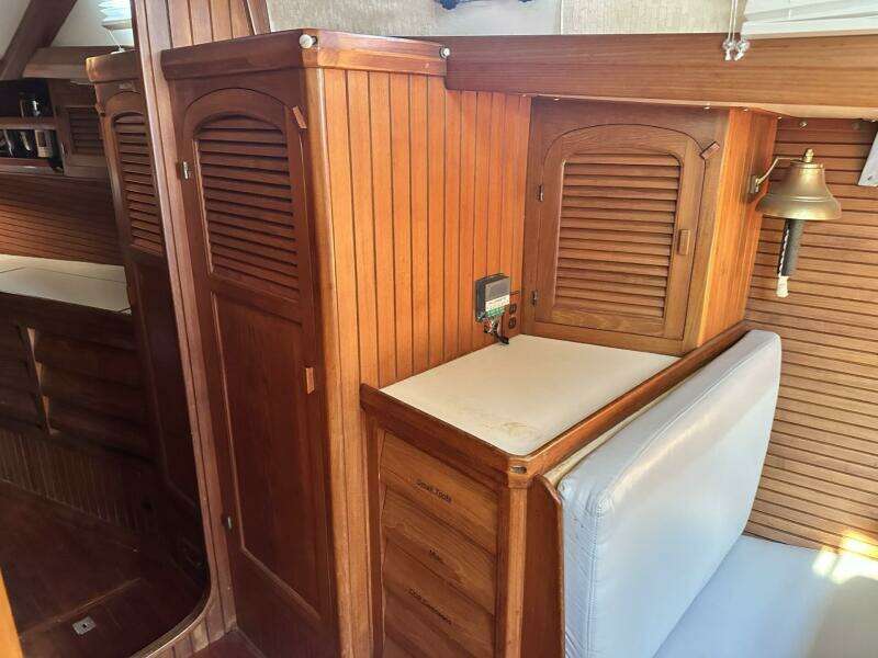 1986 Slocum Pilothouse 43