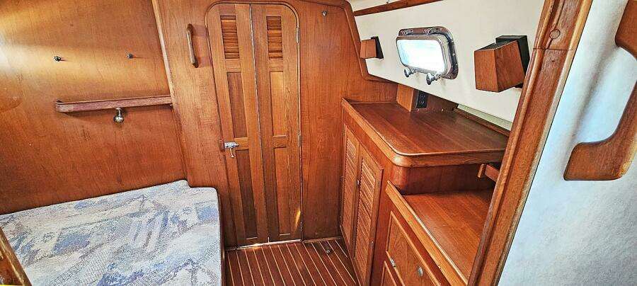 1997 Island Packet 40