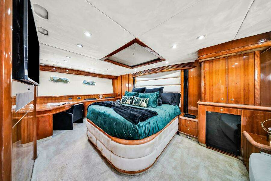 2003 Sunseeker 150 GT - Master Cabin