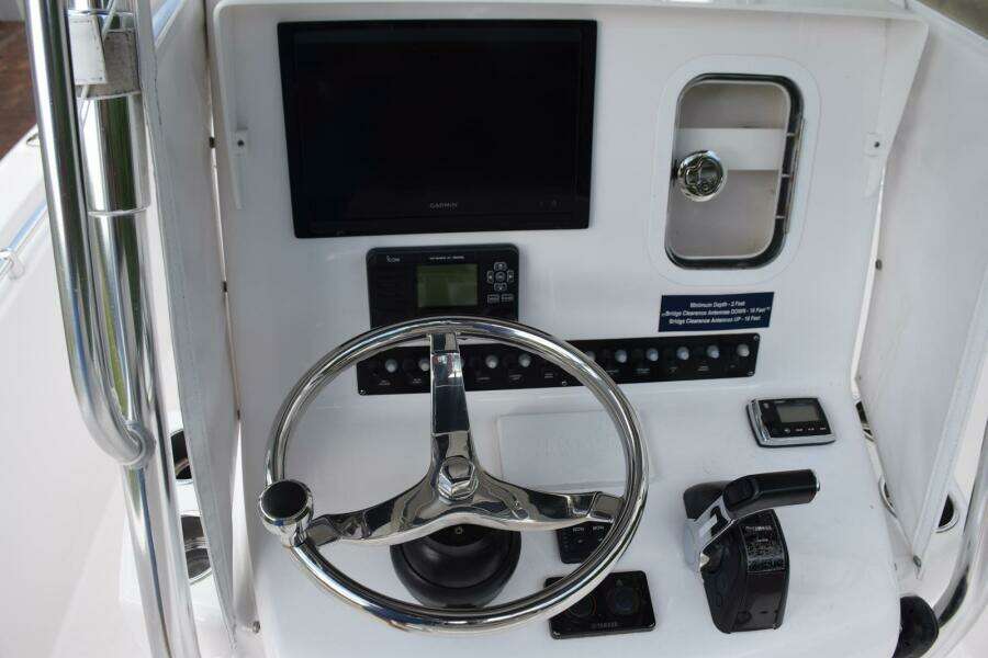 Garmin Touchscreen GPS/Chartplotter/Depth Sounder  