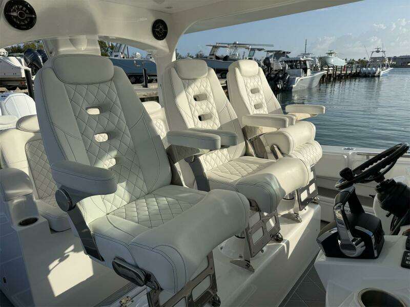 Helm Seats  