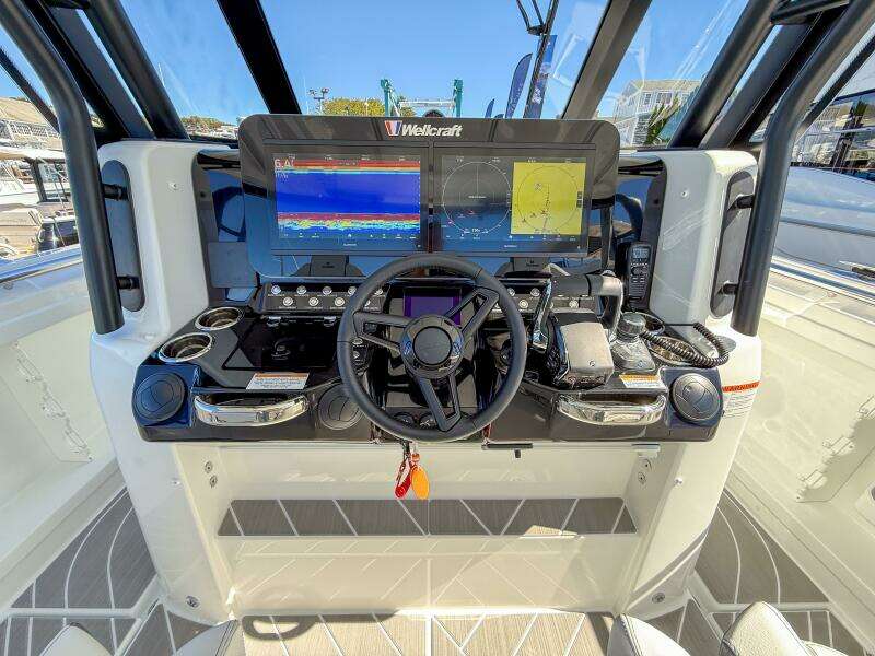 2026 Wellcraft 38 T-Top