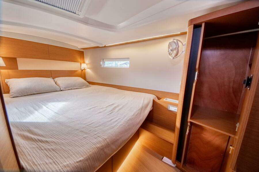 2023 Jeanneau Sun Odyssey 410