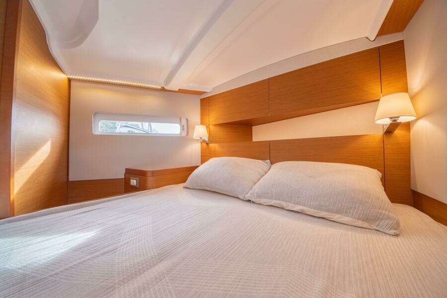 2023 Jeanneau Sun Odyssey 410