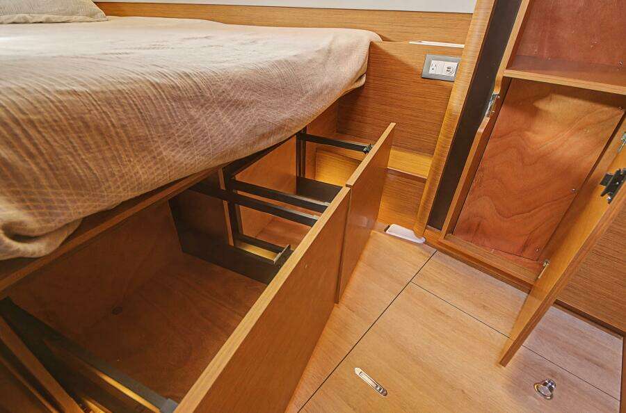 2023 Jeanneau Sun Odyssey 410