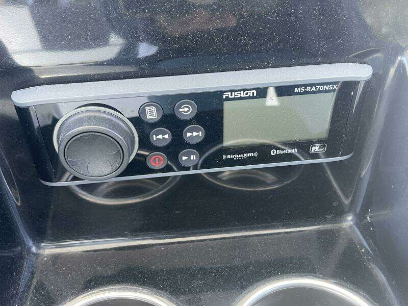 2022 Wellcraft 222 Fisherman