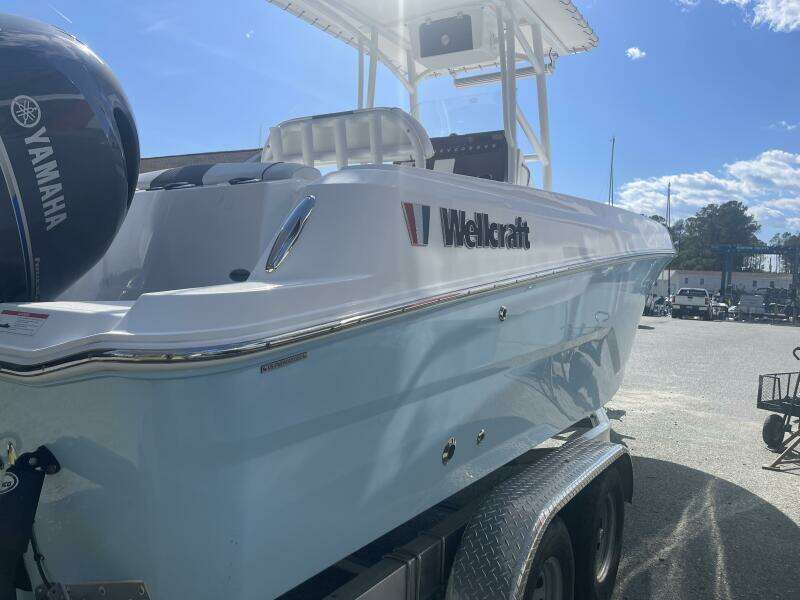 2022 Wellcraft 222 Fisherman