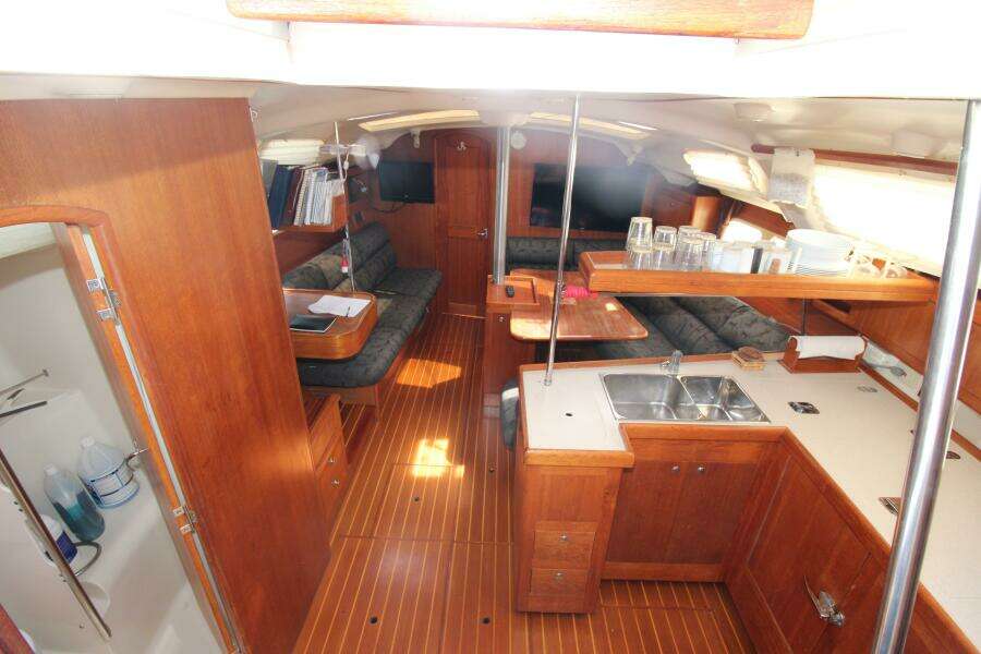 2002 Hunter 410