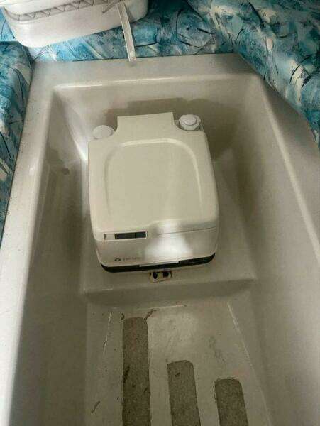 2000 Seaswirl Striper Striper 2600 WA