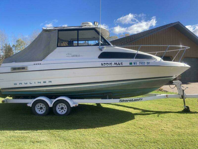 1996 Bayliner 2252