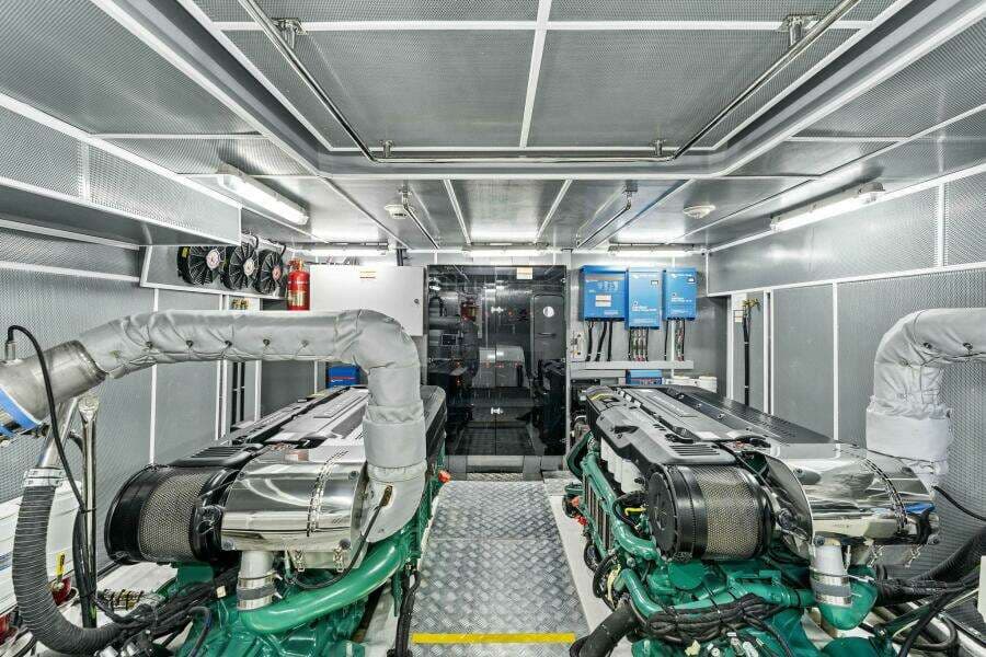 2026 Aquitalia Yachts Flybridge