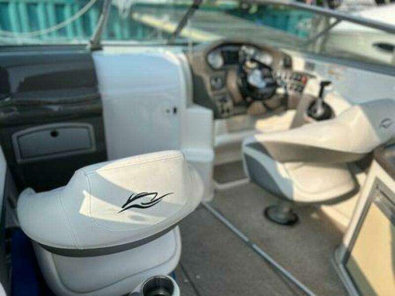 2012 Rinker 276 Captiva Cuddy