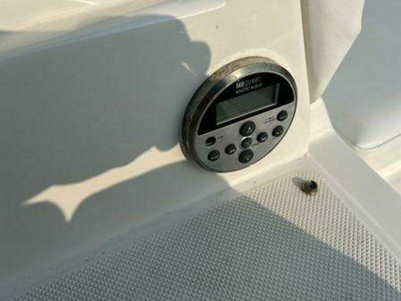 2012 Rinker 276 Captiva Cuddy