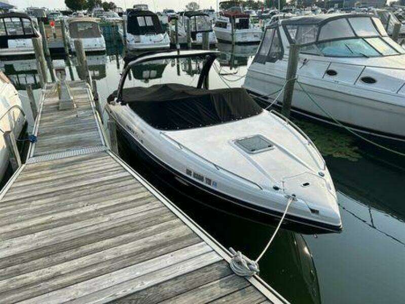 2012 Rinker 276 Captiva Cuddy