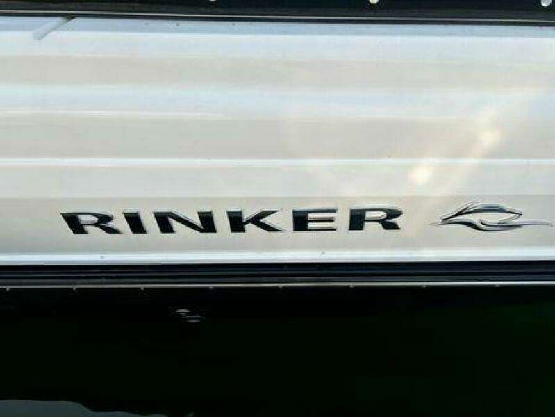 2012 Rinker 276 Captiva Cuddy