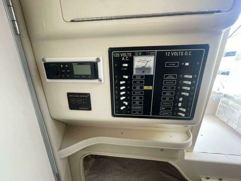 2003 Grady-White Marlin 300