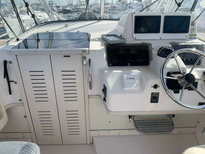 2003 Grady-White Marlin 300