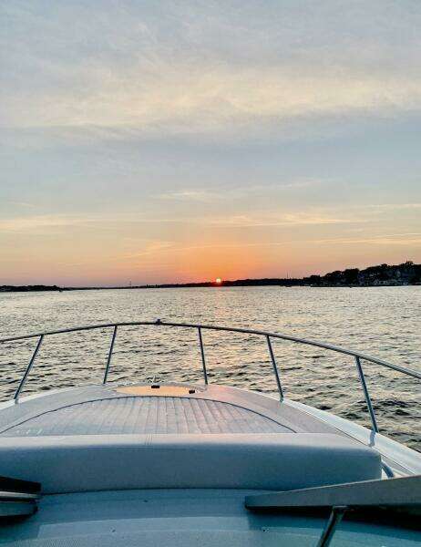 Sunset Via Bow Cushin