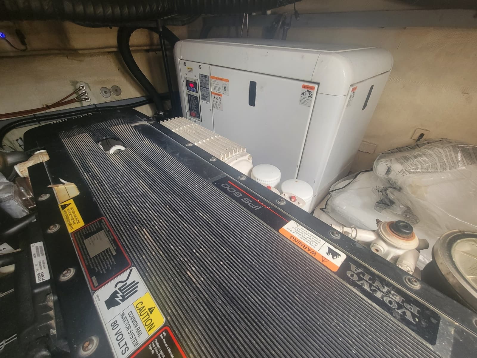 2012 Four Winns V435