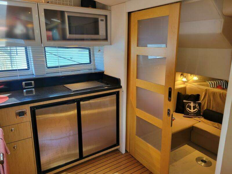 2012 Four Winns V435