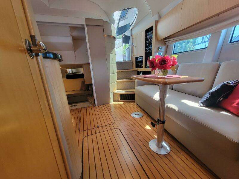 2012 Four Winns V435