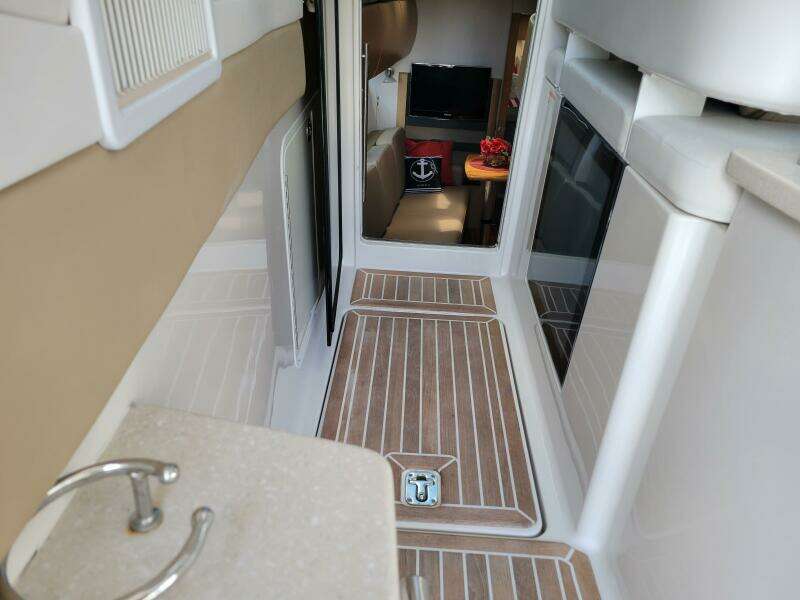 2012 Four Winns V435