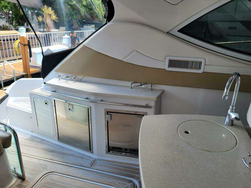 2012 Four Winns V435