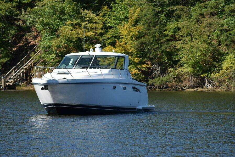 2004 Tiara Yachts Sovran 3600