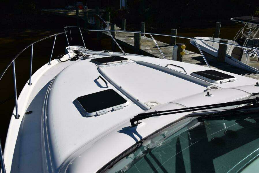 2004 Tiara Yachts Sovran 3600