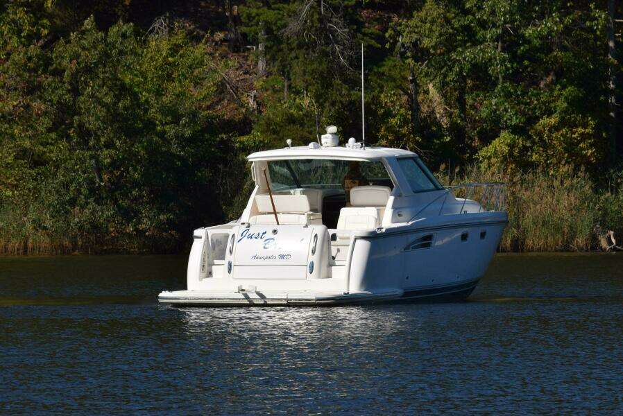 2004 Tiara Yachts Sovran 3600